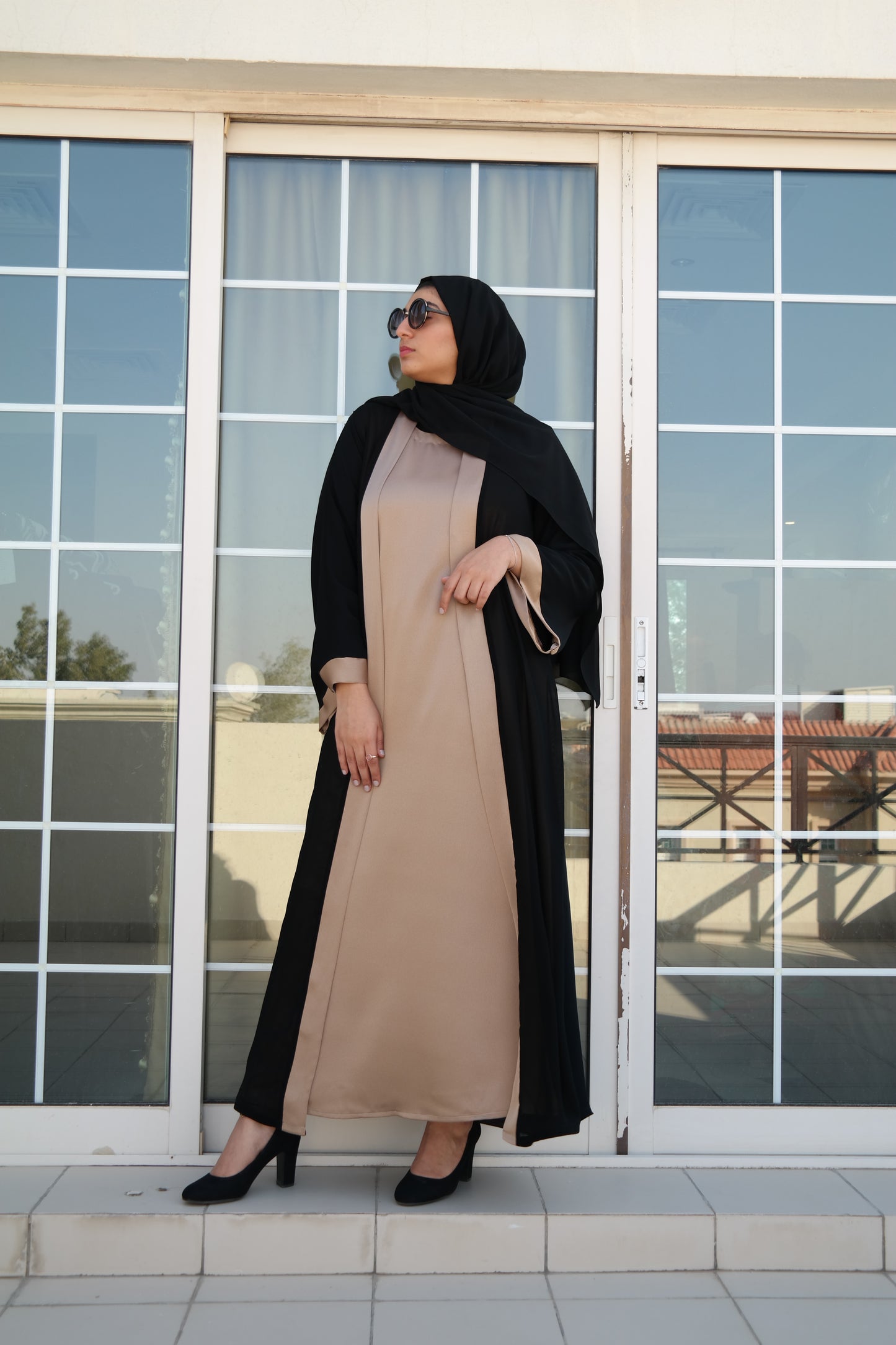 Nashiz Abaya - Black/Gold